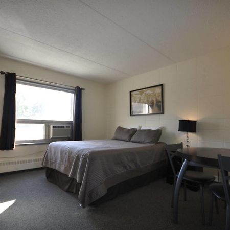 Beaverlodge Motor Inn Esterno foto