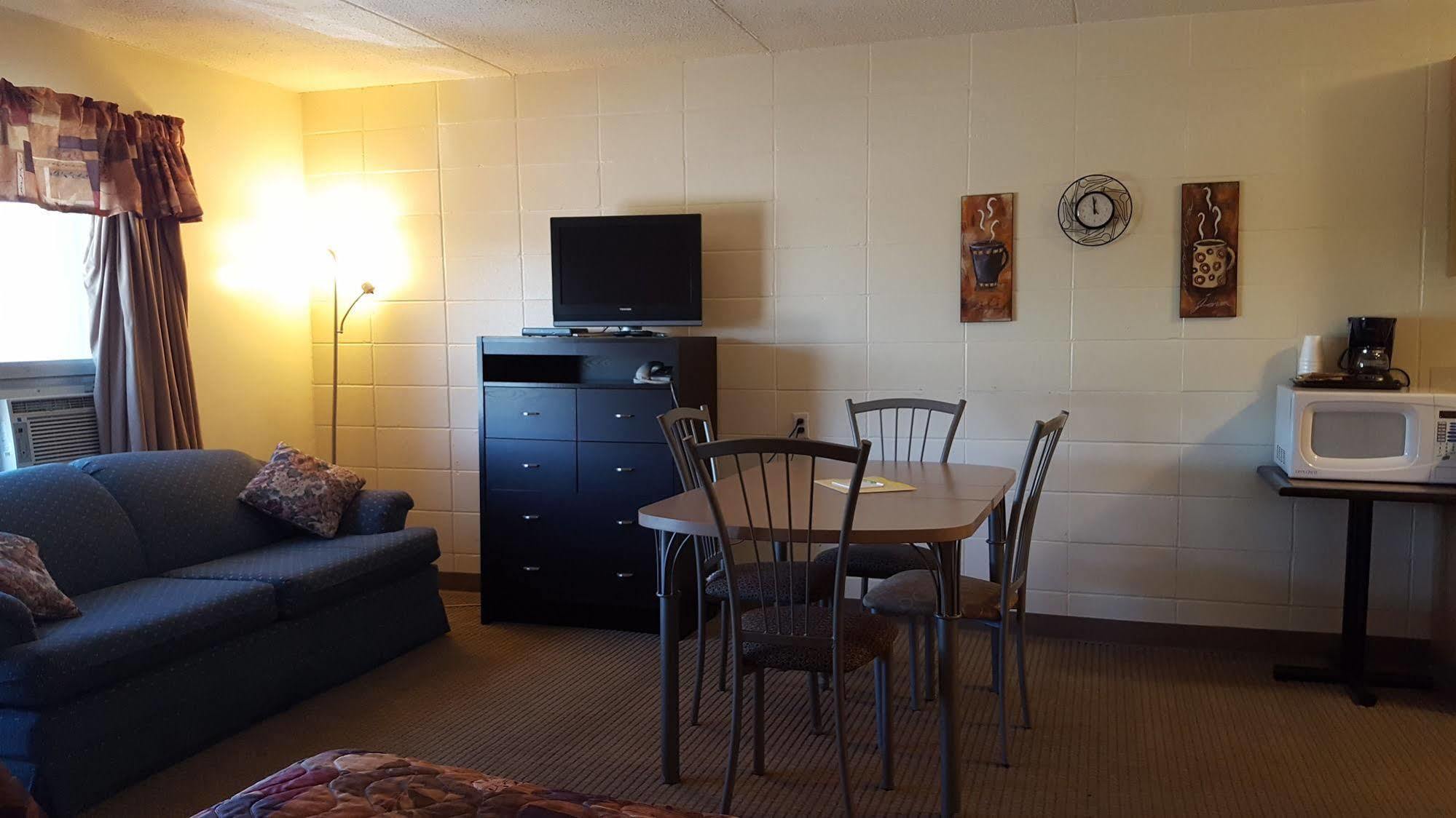 Beaverlodge Motor Inn Esterno foto